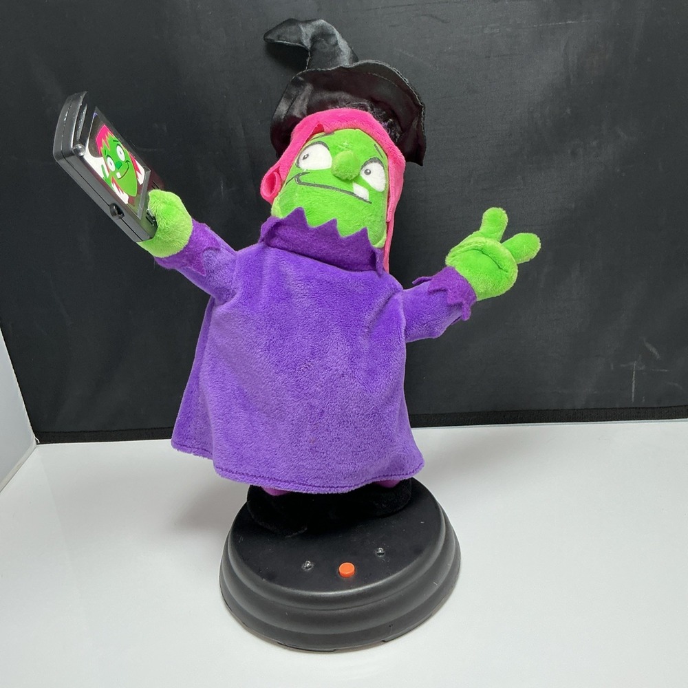 Gemmy Animated Selfie Witch Halloween Prop Grooving Ghoulies Grave Raver